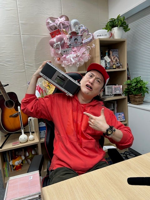 大物芸能人が続々登場!? ものまね芸人・JPとCDラジカセで振り返る