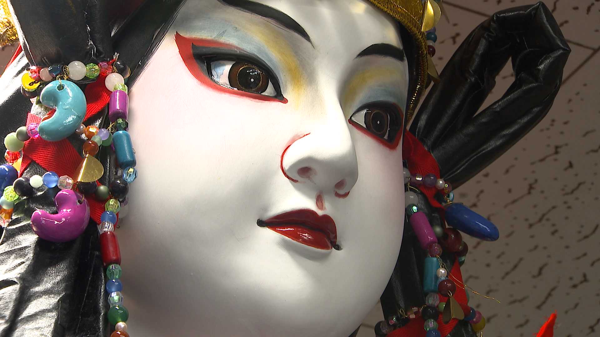 博多を駆け抜ける“太陽の女神” 山笠の歴史で初めて 女性人形師が「舁き