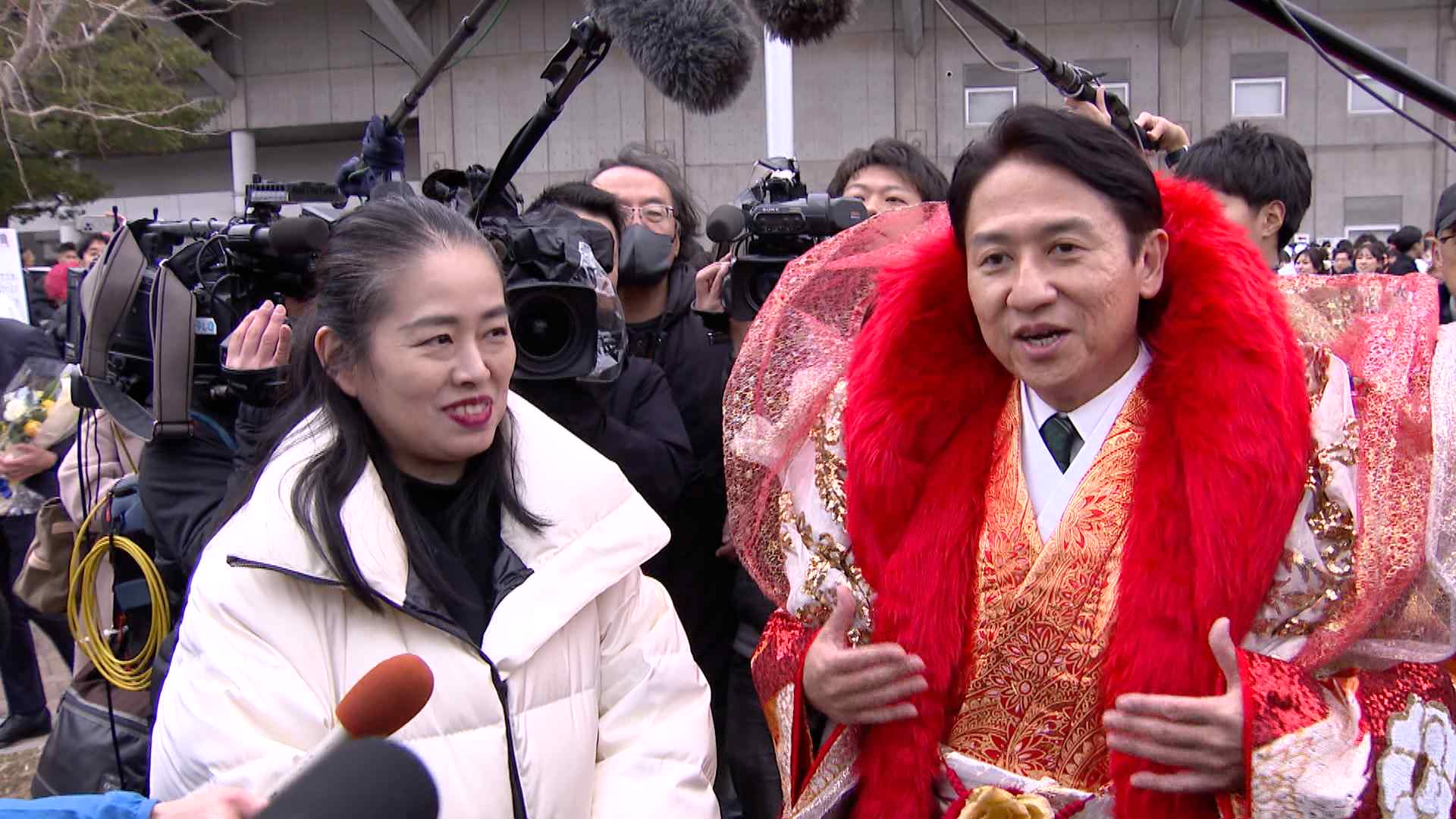 市民が眉をひそめた成人式の“ド派手衣装”は「文化」へ→市長も身につけ