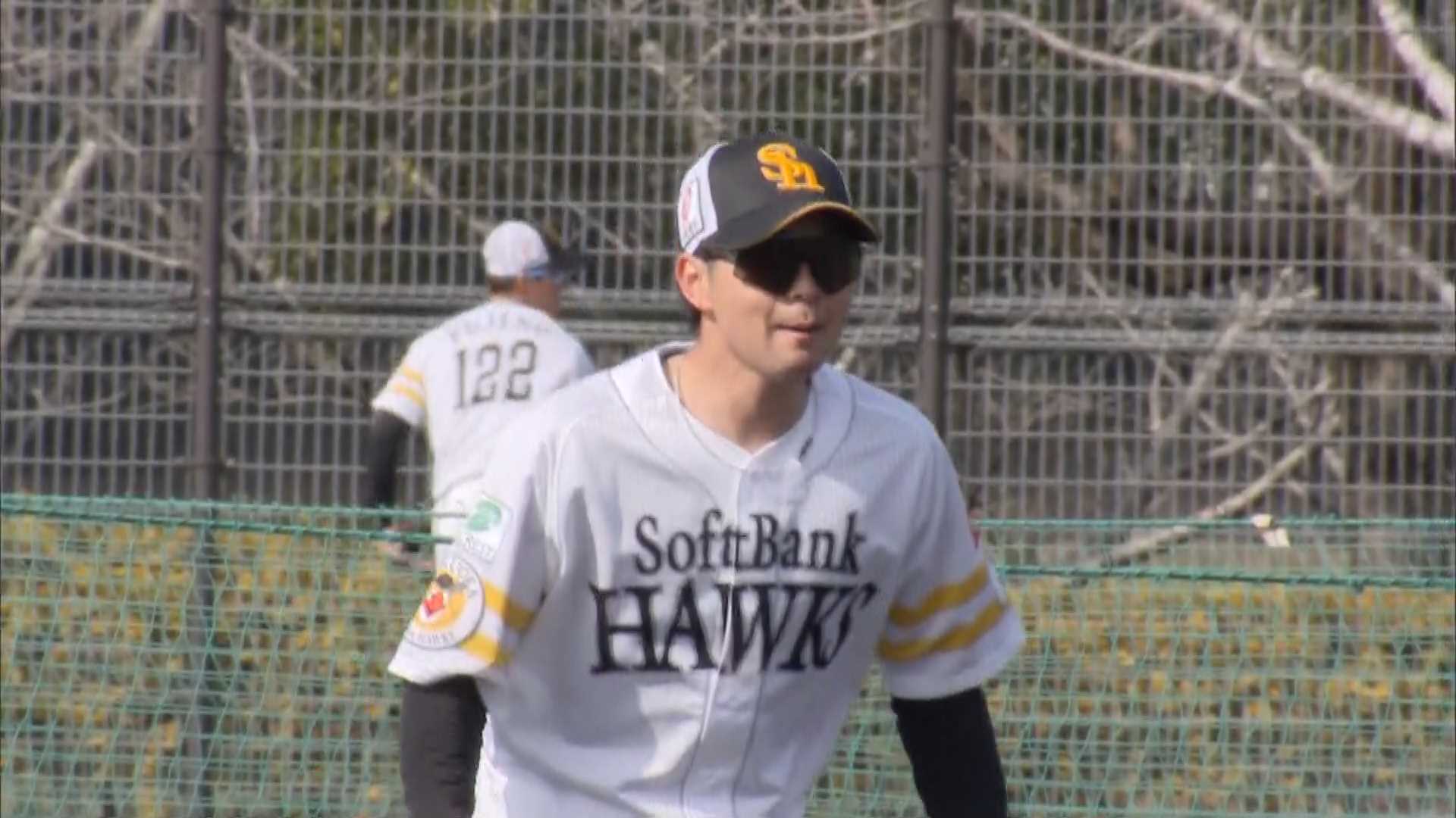 鷹・宮崎キャンプ】ギータ、山川が柵越えを連発 最年長和田投手も順調