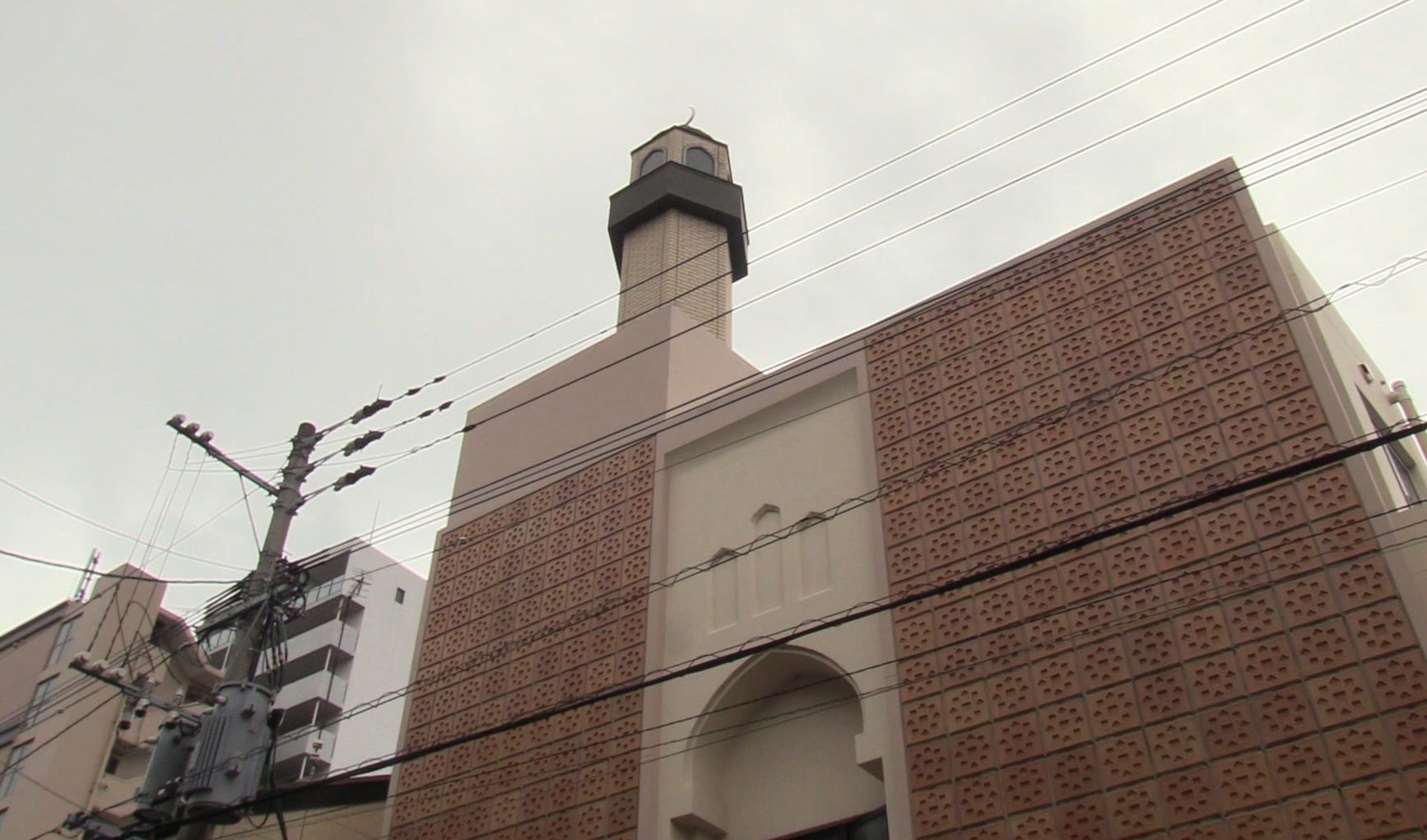 イスラム教徒へのヘイト街宣が“福岡の三大祭”で…「祭礼汚す愚行」批判