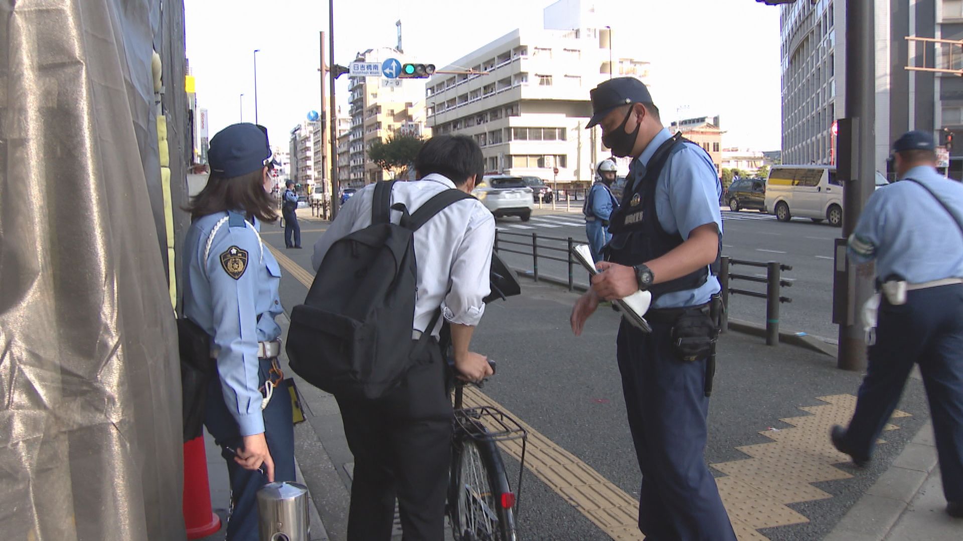 自転車 イヤホン 販売 取り締まり