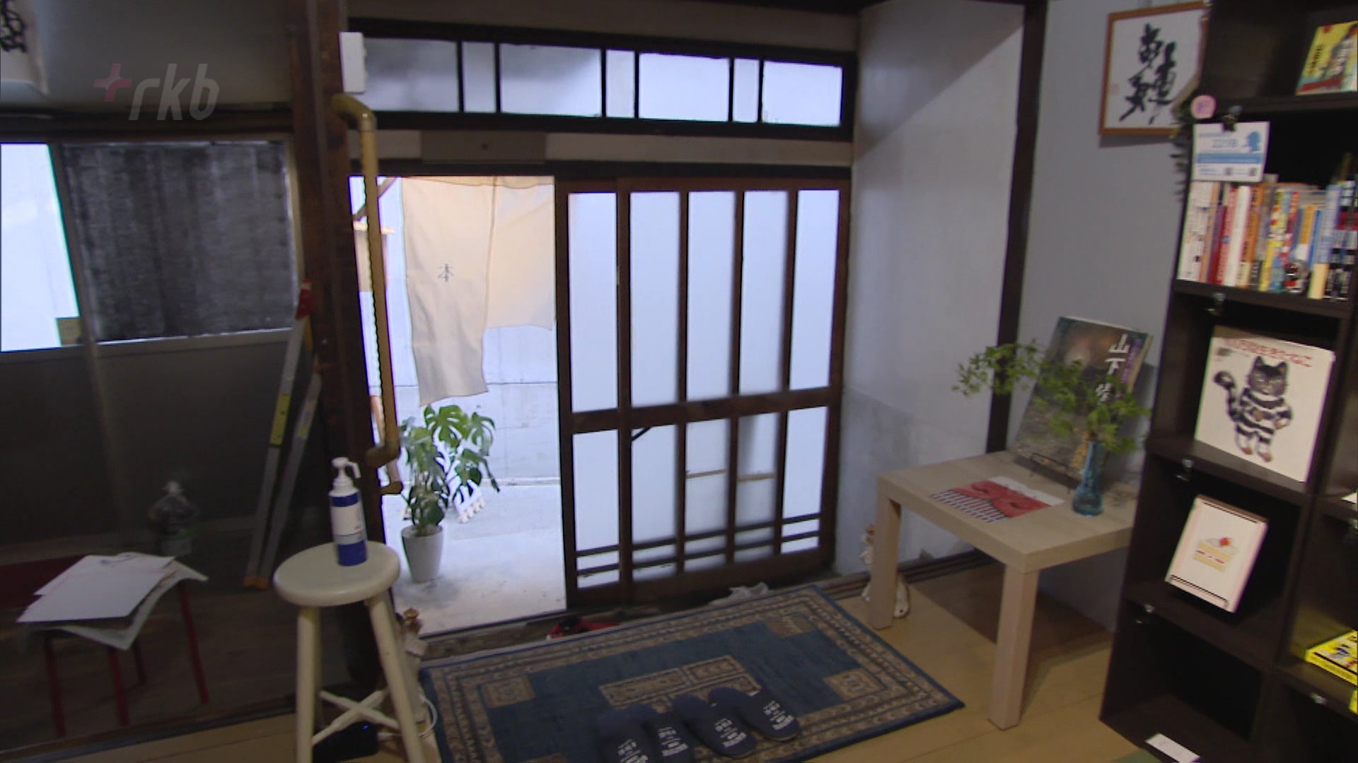 棚を貸し出す“シェア型書店”月額2000円で自分の店を運営・・・地域