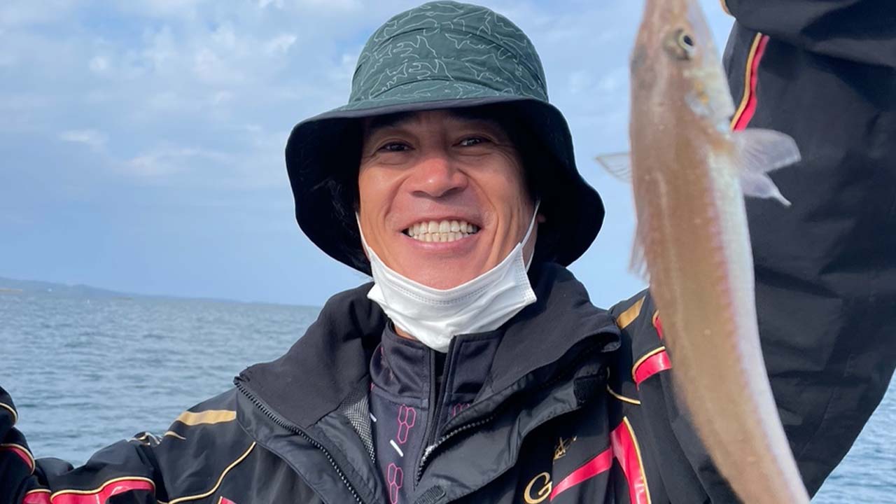 九十九島で船から海の女王 キスを狙え！ - RKB毎日放送