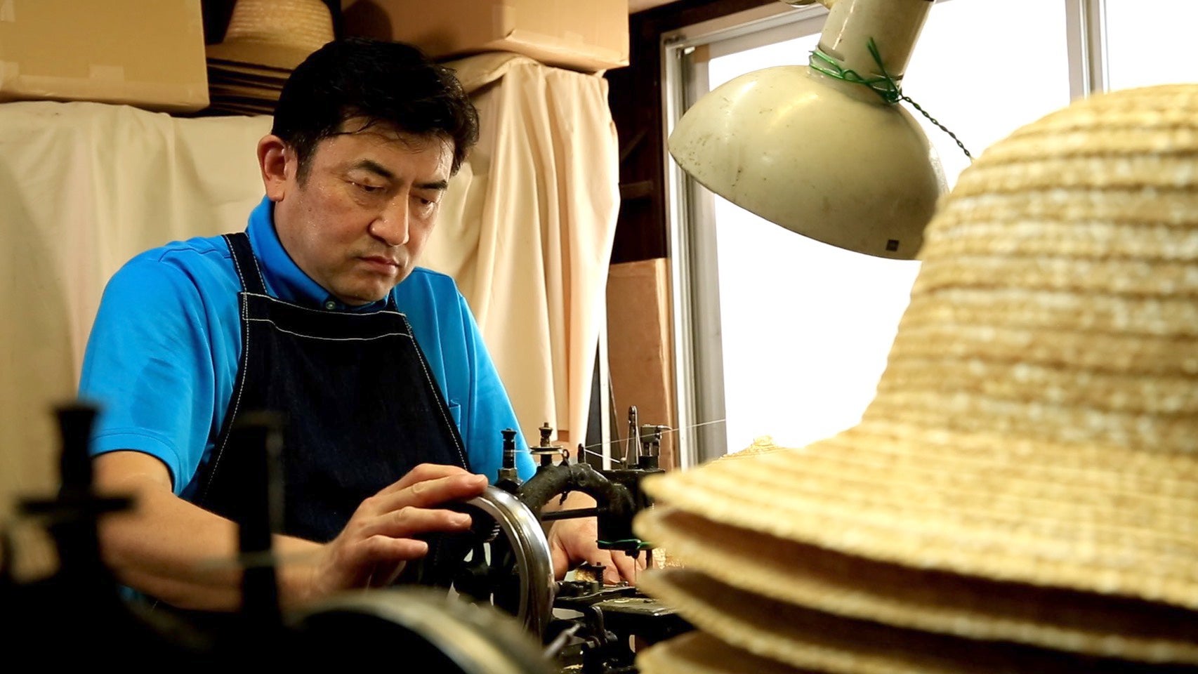 てのしごと】佐賀で唯一の麦わら帽子工房は創業100年！ - RKB毎日放送