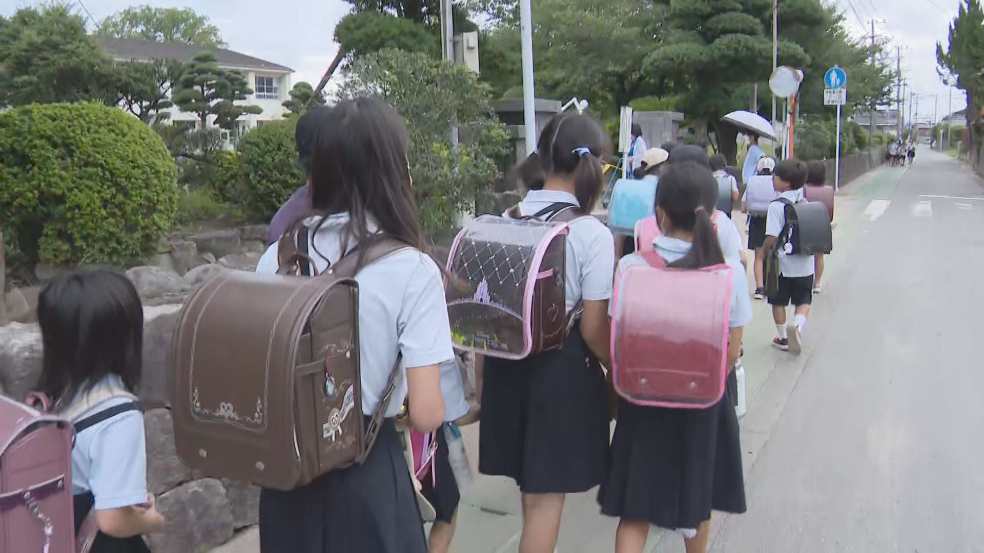 田主丸小学校制服 被災地の小学校4日ぶりに授業再開 臨時休校続く2校は前倒しで夏休み