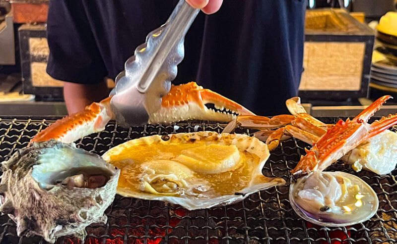 天神の炉端焼き店で喰らう、蟹・海老・貝の殻付き海鮮 - RKB毎日放送