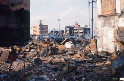 阪神淡路大震災の被災地	©写真AC