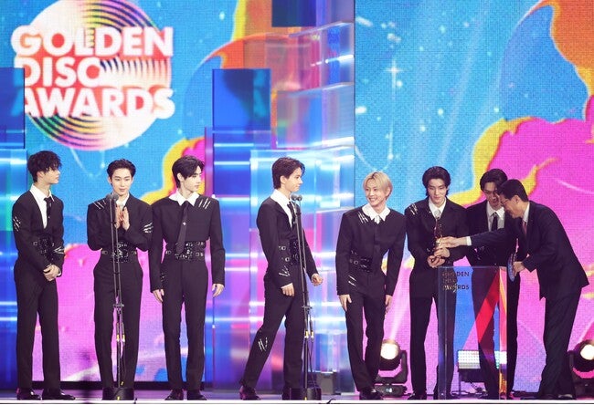 男性アイドルグループ「ENHYPEN」が〈農心辛ラーメン賞〉を受賞！韓国