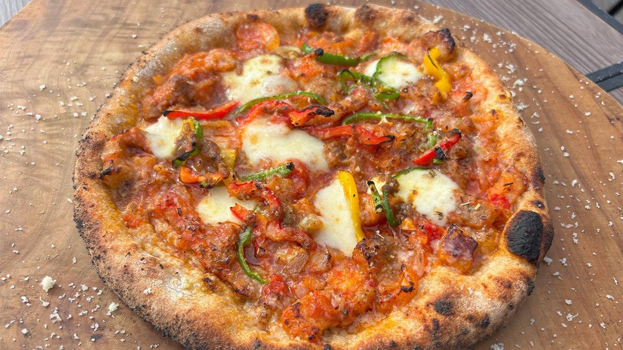 ミシュランシェフ中野秀明×カレー探偵たけるコラボ 極上ピザキッチン