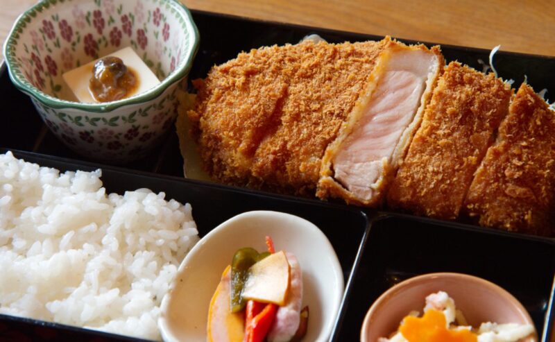 自家焙煎店でなぜ!?コーヒー×トンカツの二刀流 - RKB毎日放送