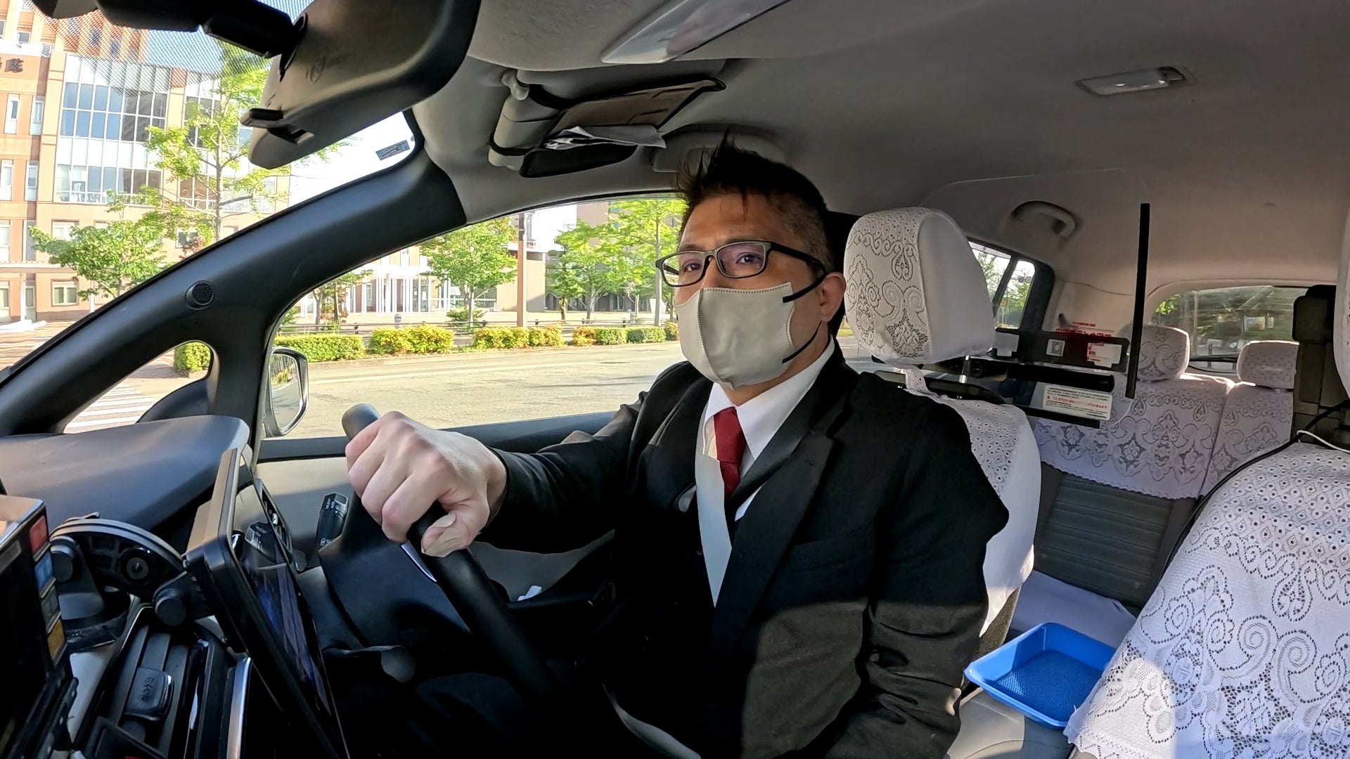 あなたの夢のお手伝い タクシードライバーはご当地ヒーロー - RKB毎日放送